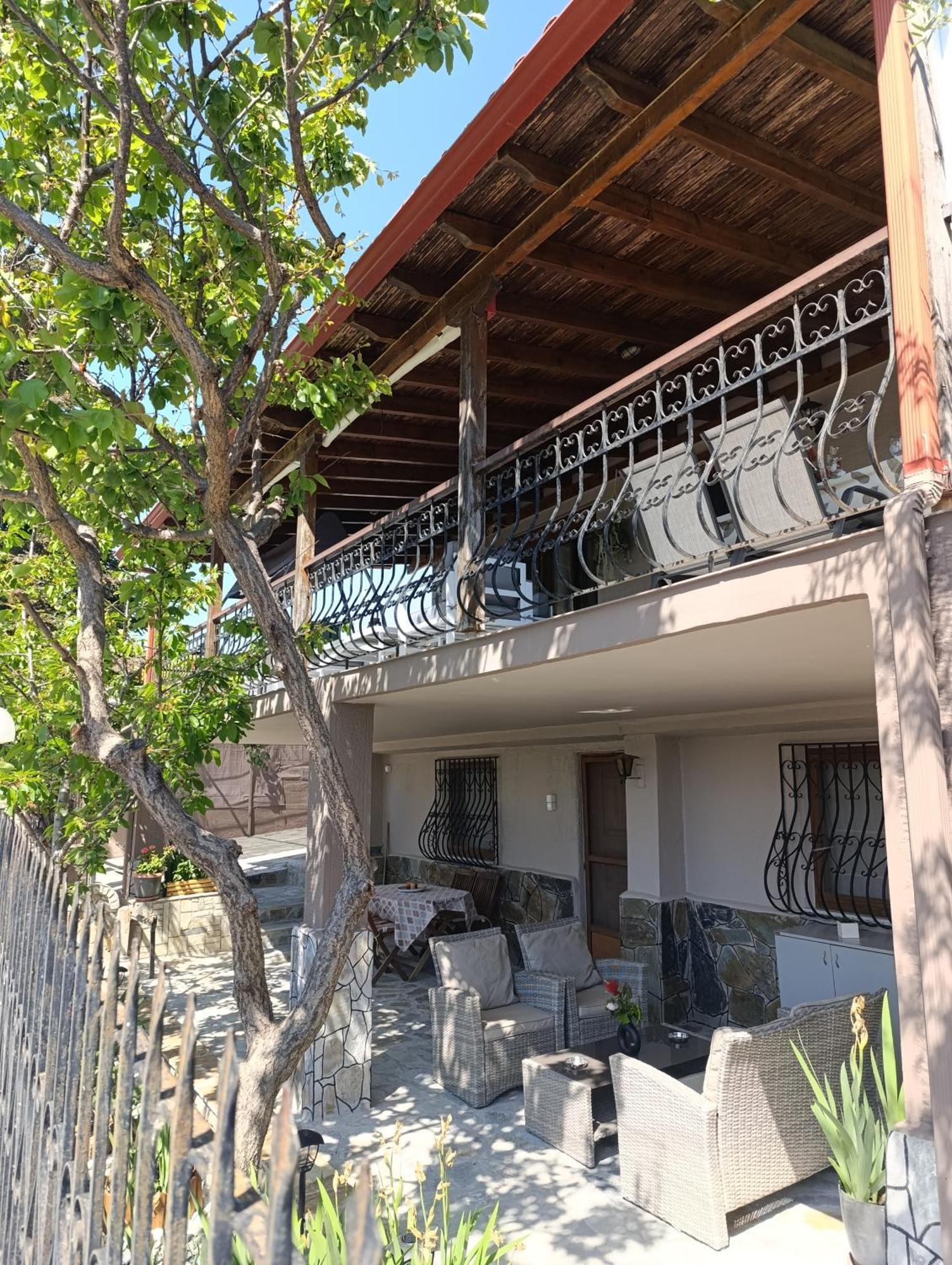 "2Steps From The Beach" Néa Iráklia Exterior foto